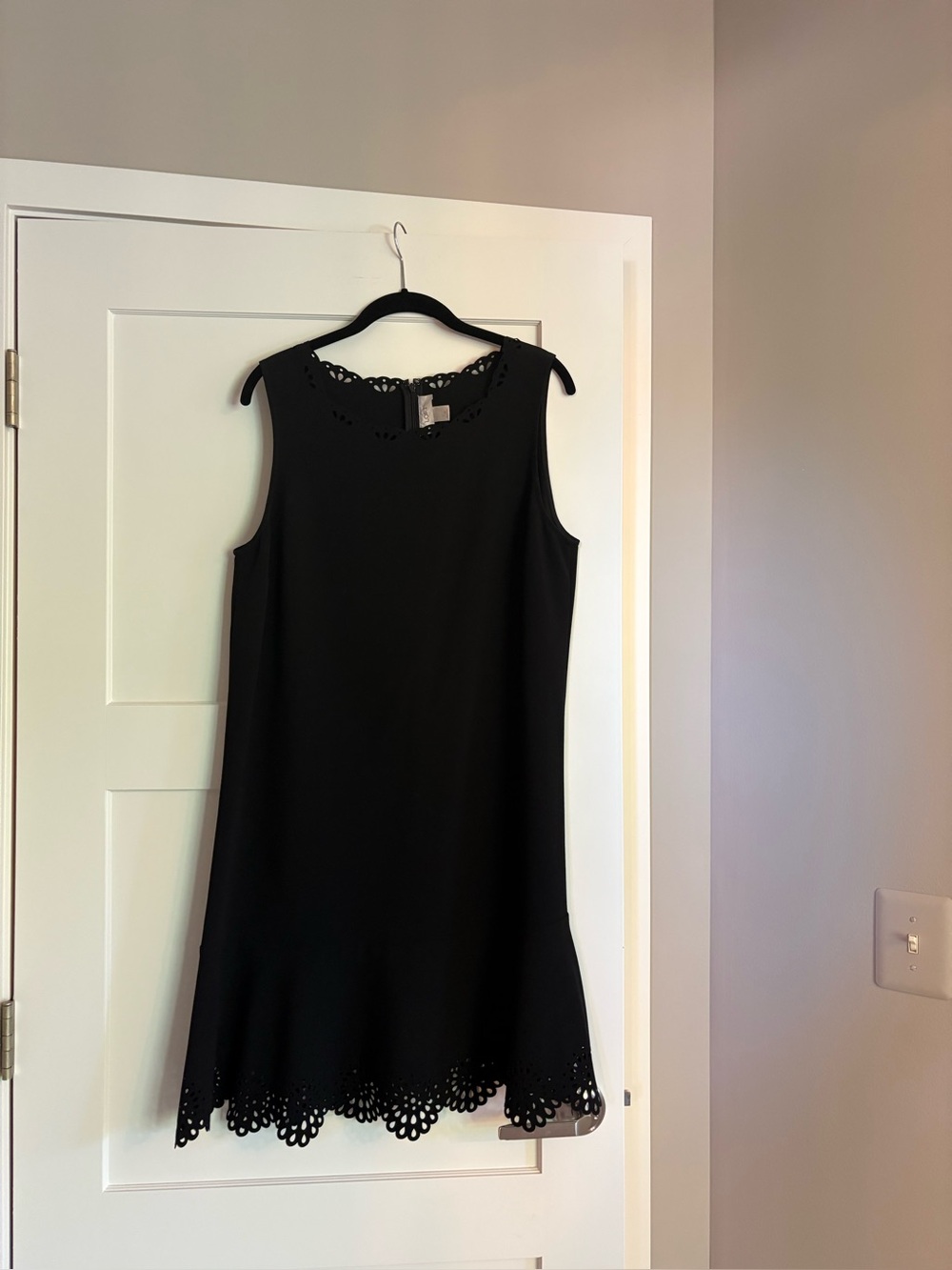 Ann Taylor LOFT Black Sleeveless Laser-Cut Hem Dress Size 14